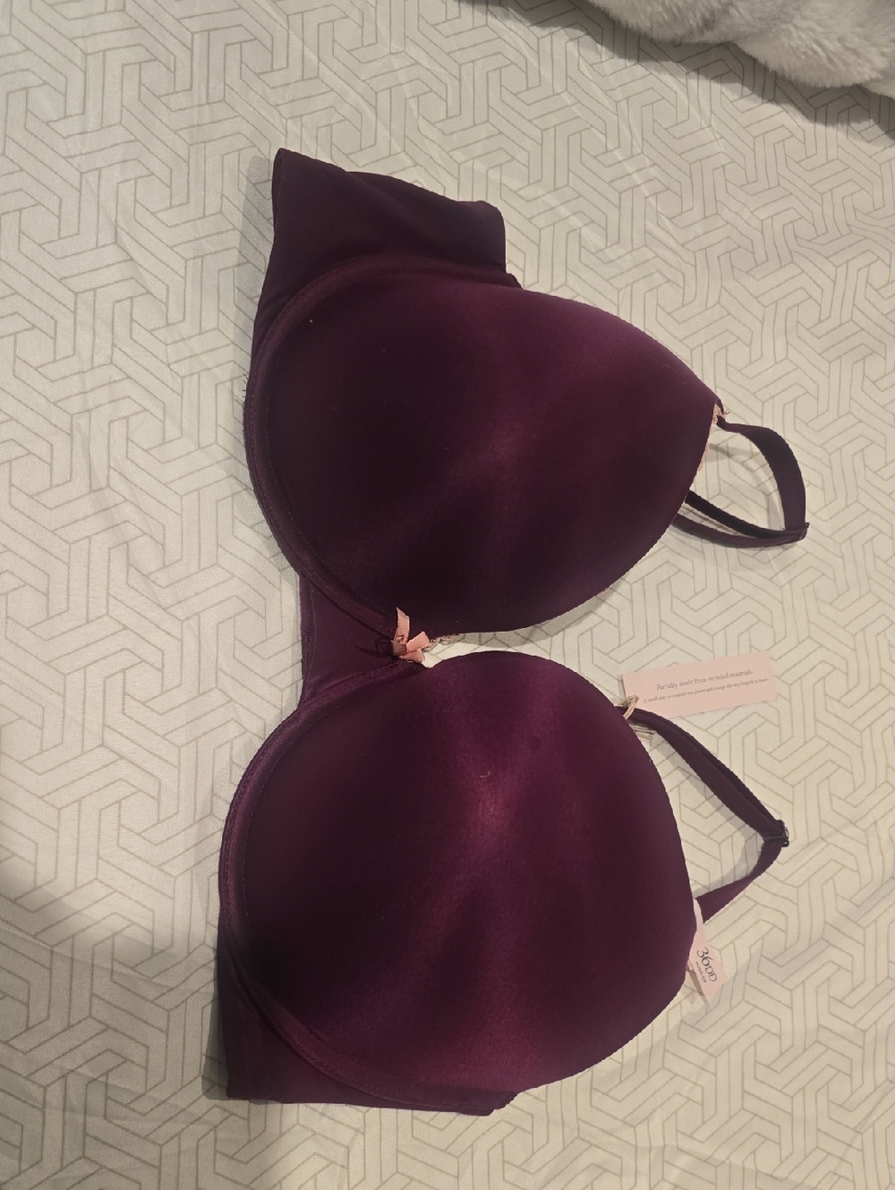 Victoria's Secret Smooth Plunge Bra in Deep Plum